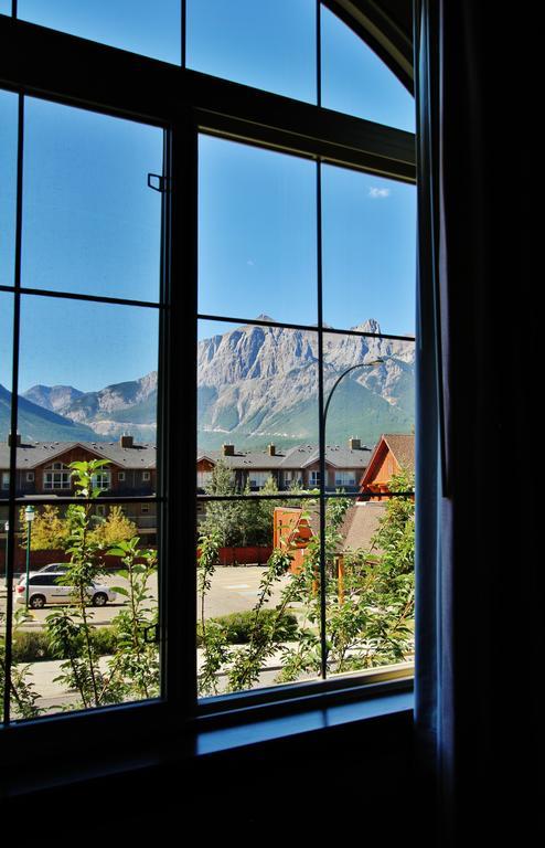 Mystic Springs Chalets & Hot Pools Canmore Exterior foto